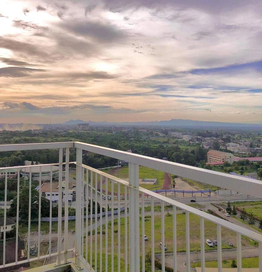 Wind Staycation Suites Tagaytay City Exterior foto